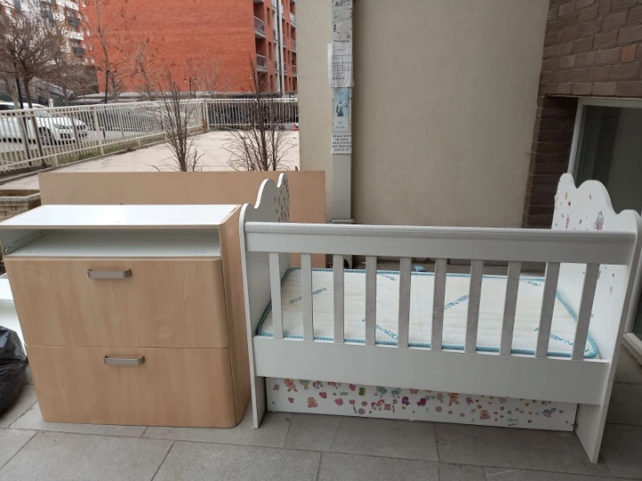 Krevet per femije+Dollap per kepuce
